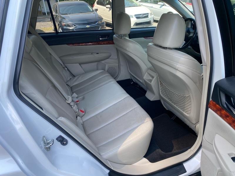 Subaru Outback 2.5i Limited 2011