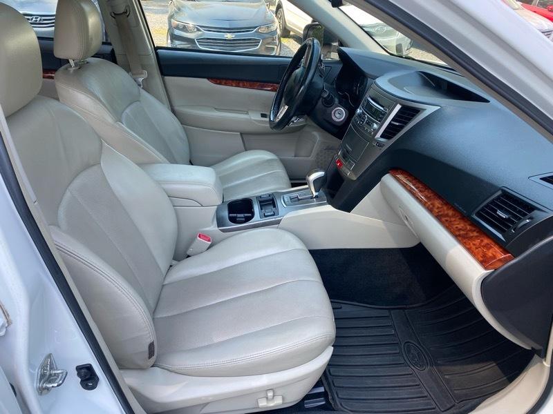 Subaru Outback 2.5i Limited 2011