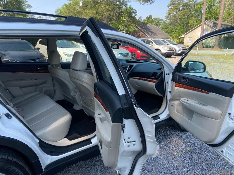 Subaru Outback 2.5i Limited 2011