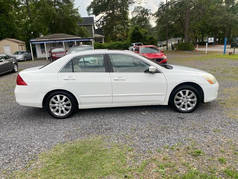 Honda Accord EX V-6 Sedan AT w/ Nav System/ XM Radio 2006