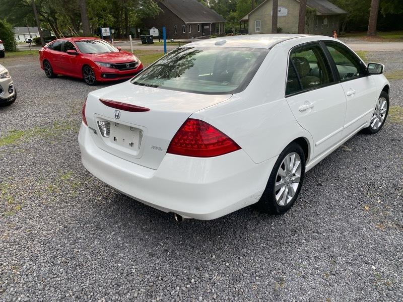 Honda Accord EX V-6 Sedan AT w/ Nav System/ XM Radio 2006