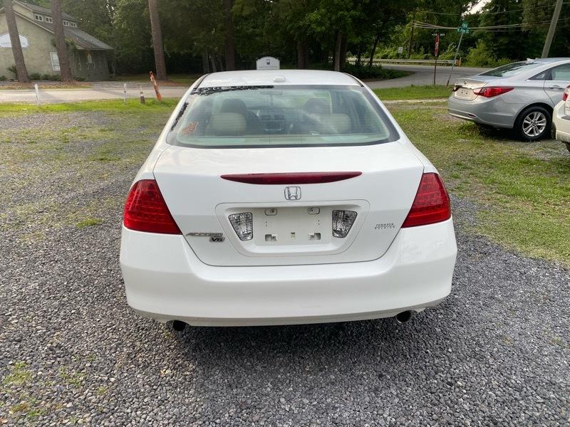 Honda Accord EX V-6 Sedan AT w/ Nav System/ XM Radio 2006