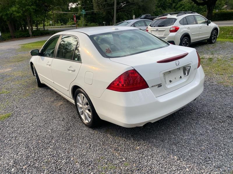 Honda Accord EX V-6 Sedan AT w/ Nav System/ XM Radio 2006
