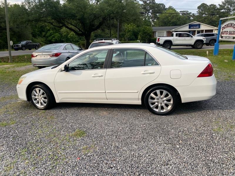 Honda Accord EX V-6 Sedan AT w/ Nav System/ XM Radio 2006