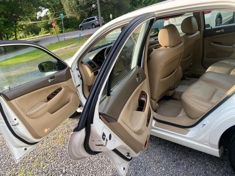 Honda Accord EX V-6 Sedan AT w/ Nav System/ XM Radio 2006