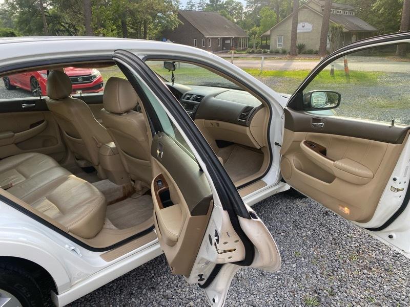 Honda Accord EX V-6 Sedan AT w/ Nav System/ XM Radio 2006