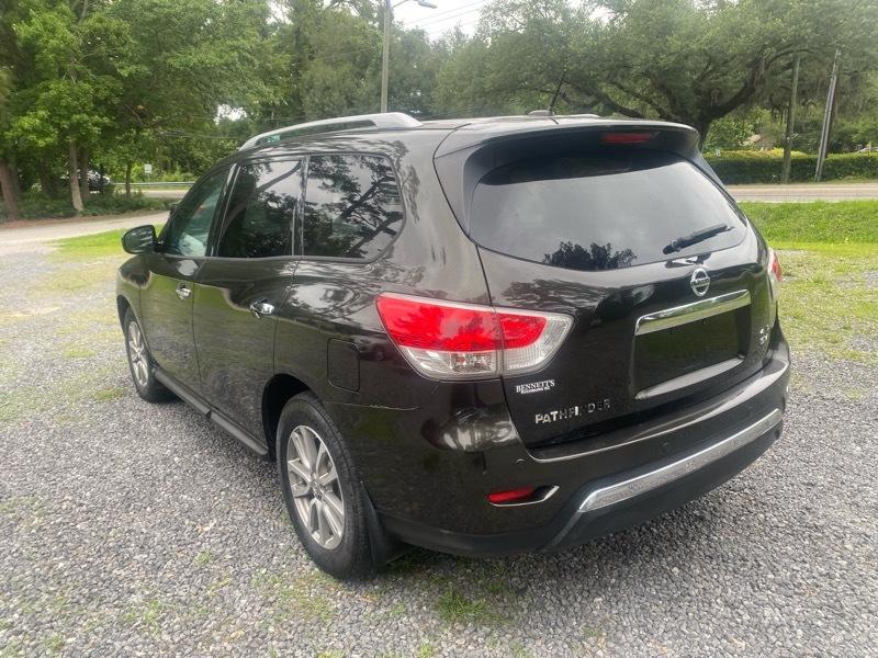 Nissan Pathfinder SV 4WD 2015
