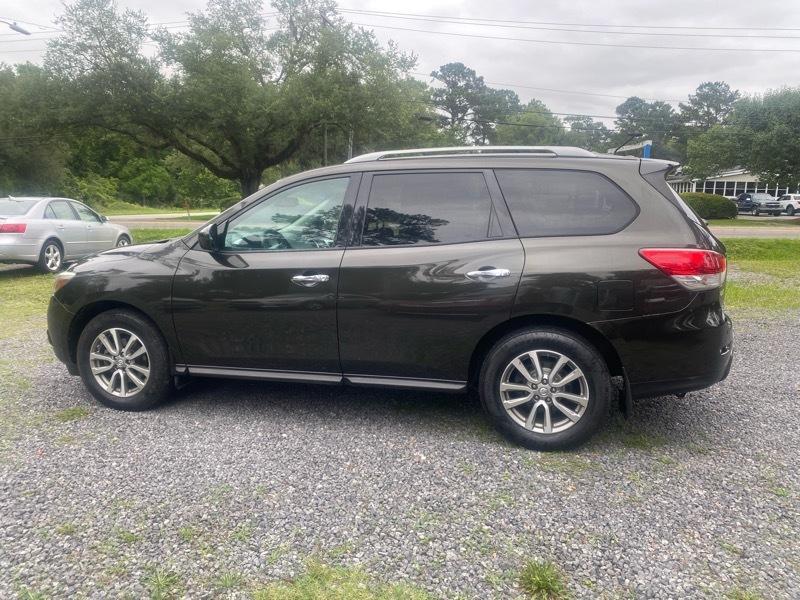Nissan Pathfinder SV 4WD 2015