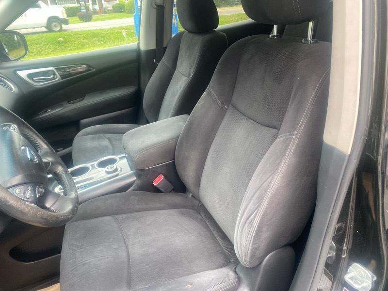 Nissan Pathfinder SV 4WD 2015