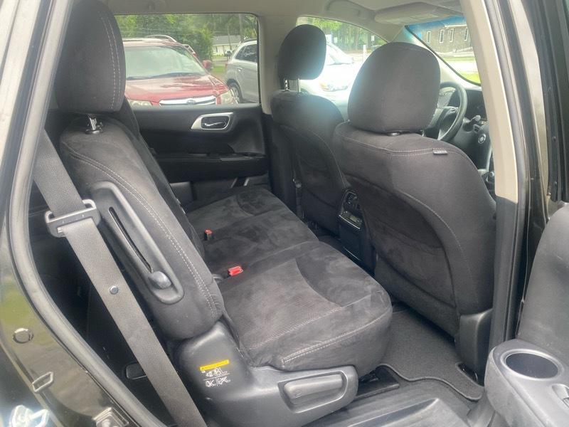 Nissan Pathfinder SV 4WD 2015