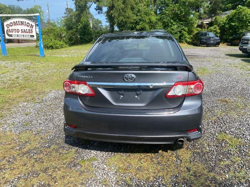 Toyota Corolla S 5-Speed MT 2013