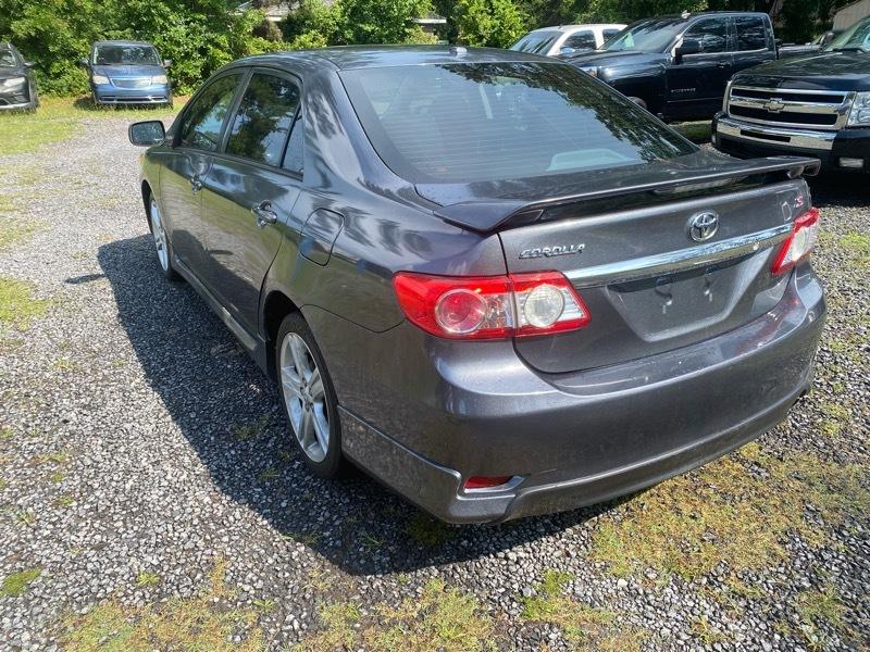 Toyota Corolla S 5-Speed MT 2013
