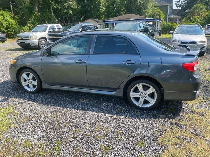 Toyota Corolla S 5-Speed MT 2013