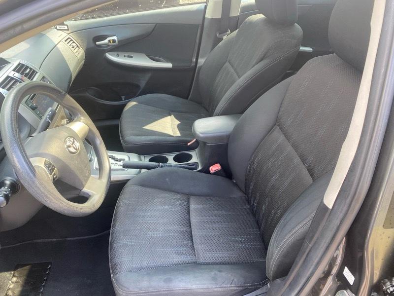 Toyota Corolla S 5-Speed MT 2013
