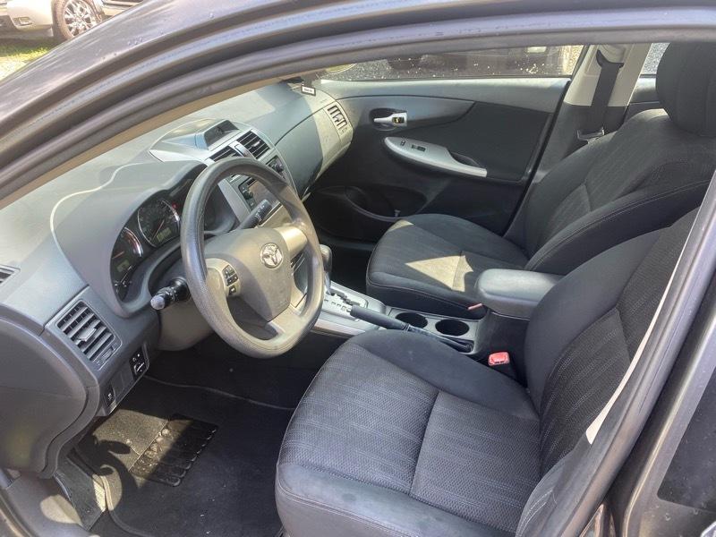 Toyota Corolla S 5-Speed MT 2013