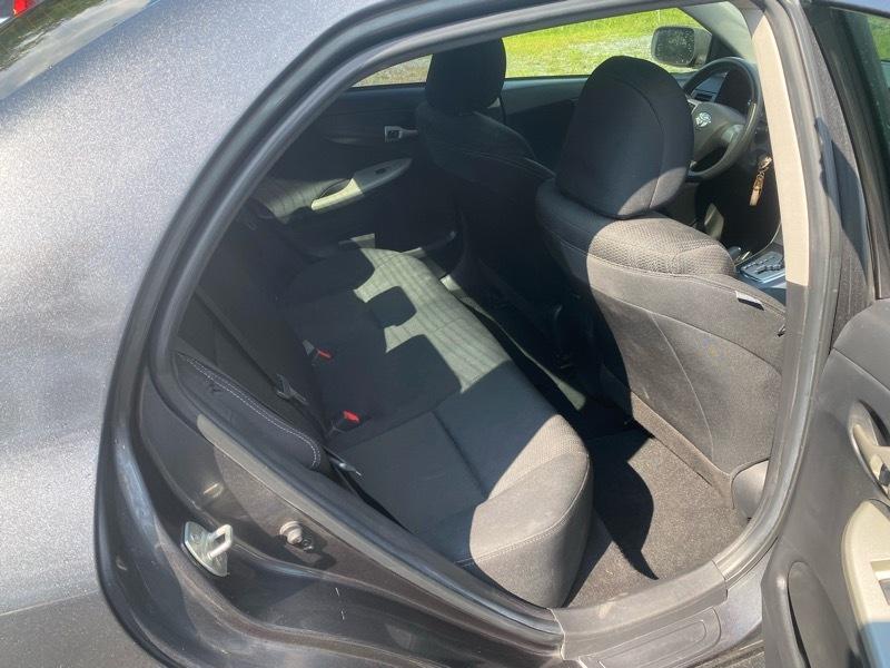 Toyota Corolla S 5-Speed MT 2013