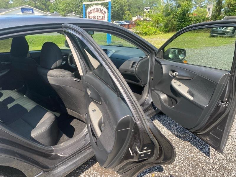 Toyota Corolla S 5-Speed MT 2013