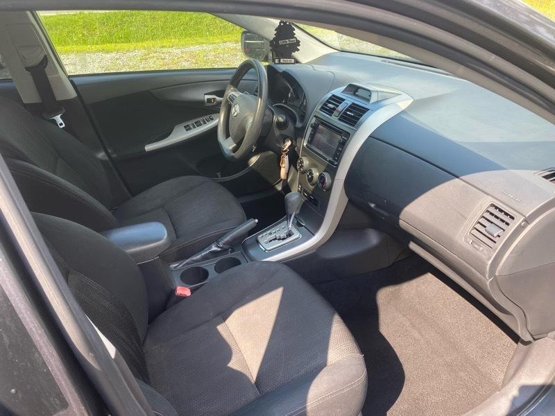 Toyota Corolla S 5-Speed MT 2013