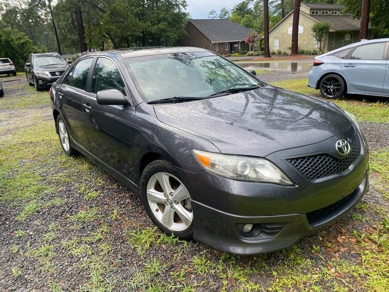 Toyota Camry Base 6-Spd AT 2011