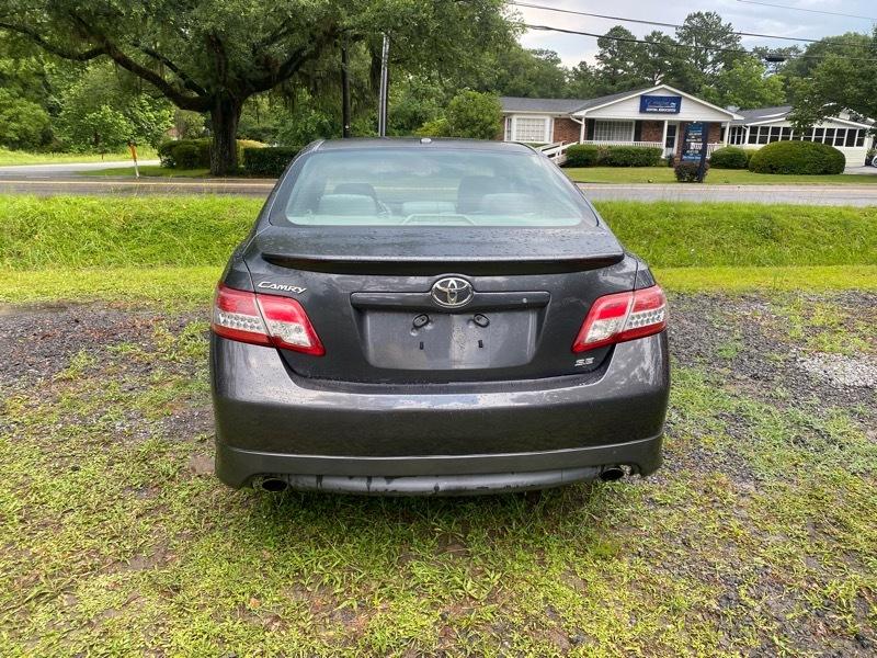 Toyota Camry Base 6-Spd AT 2011
