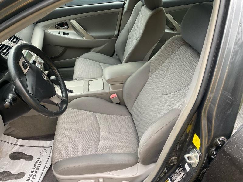 Toyota Camry Base 6-Spd AT 2011