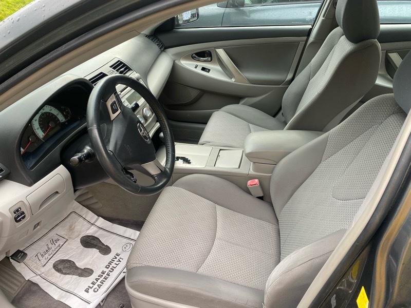 Toyota Camry Base 6-Spd AT 2011
