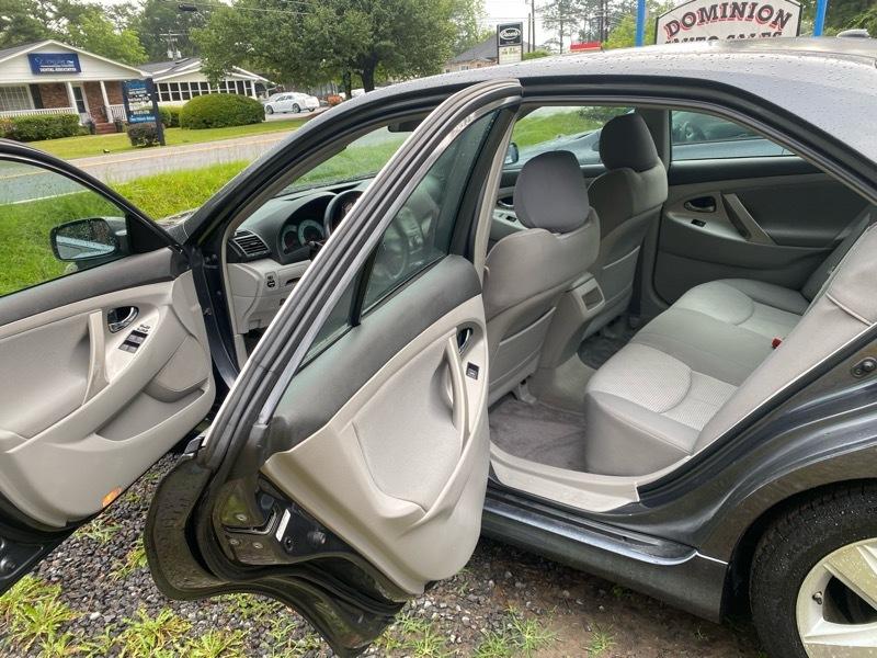 Toyota Camry Base 6-Spd AT 2011