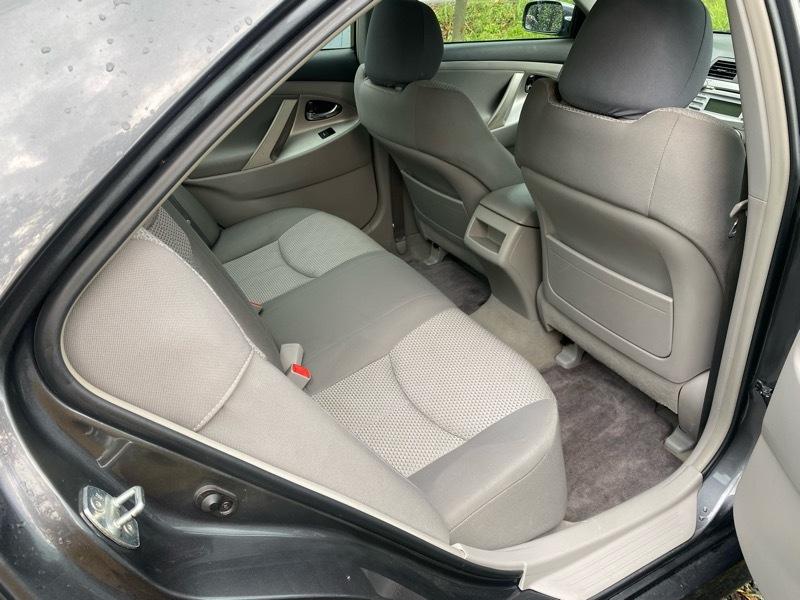 Toyota Camry Base 6-Spd AT 2011