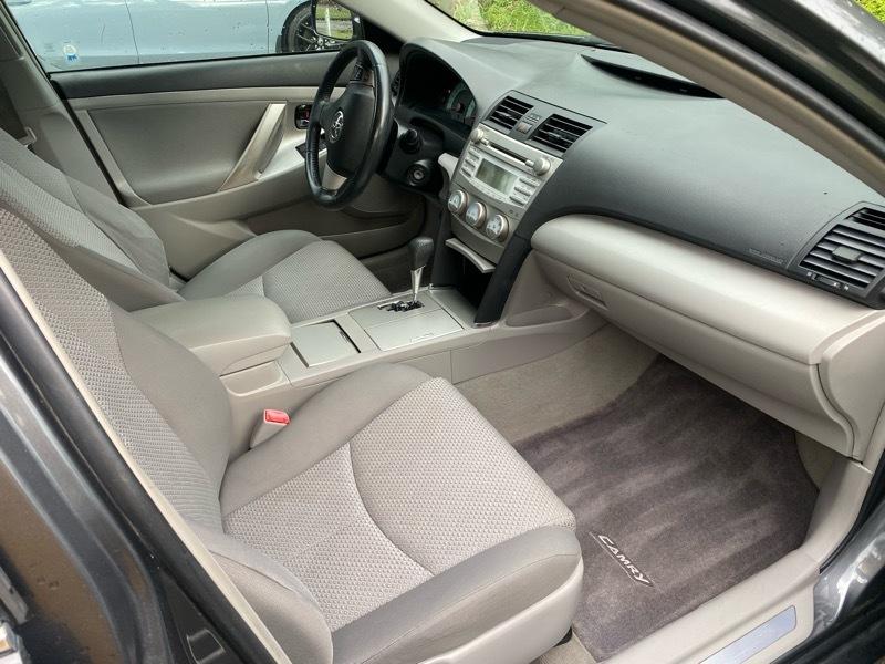 Toyota Camry Base 6-Spd AT 2011