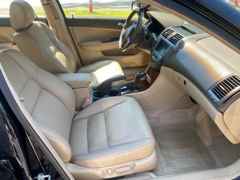 Honda Accord EX V-6 Sedan AT w/ Nav System/ XM Radio 2006