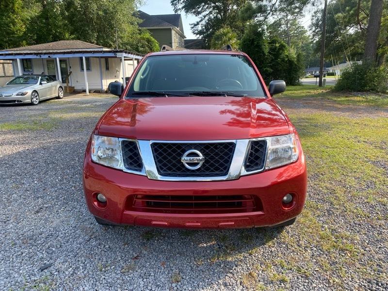 Nissan Pathfinder LE 2WD 2012