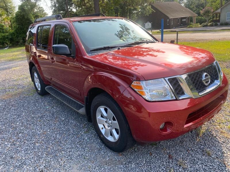 Nissan Pathfinder LE 2WD 2012