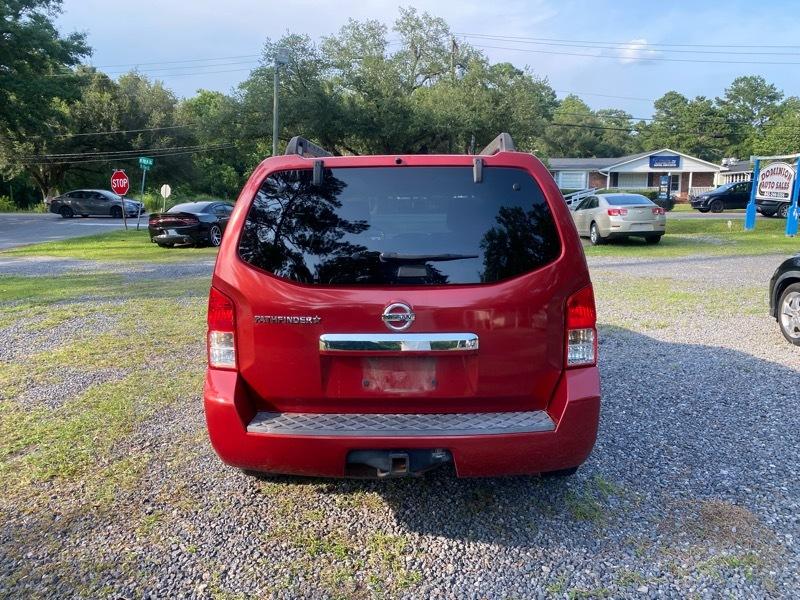 Nissan Pathfinder LE 2WD 2012
