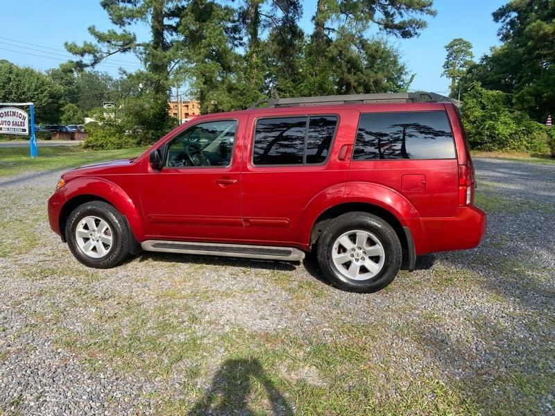 Nissan Pathfinder LE 2WD 2012