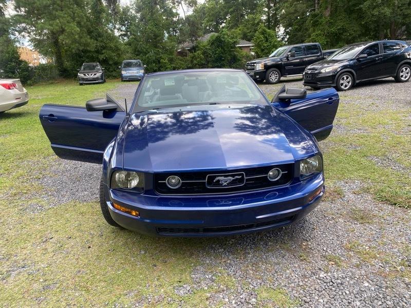 2007 Ford Mustang V6 Deluxe Convertible