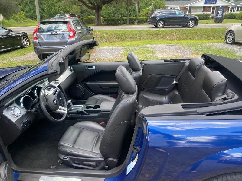Ford Mustang V6 Deluxe Convertible 2007