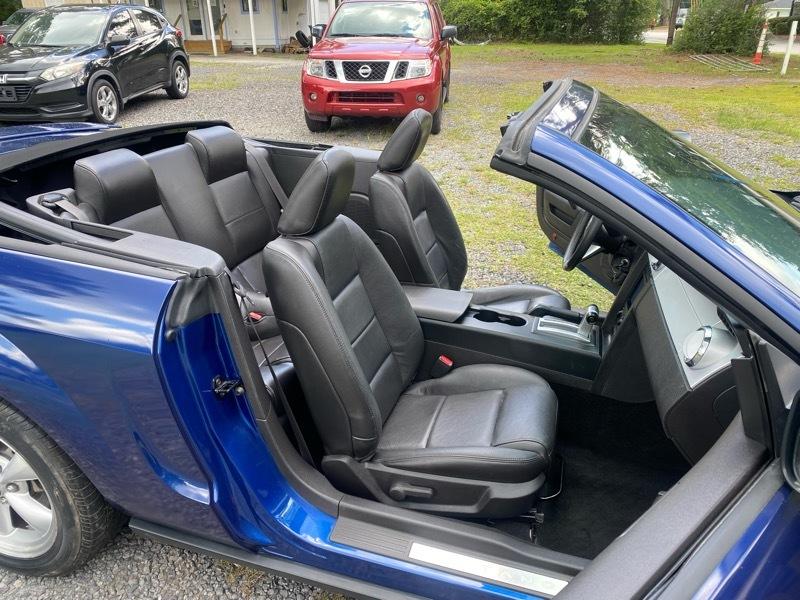 Ford Mustang V6 Deluxe Convertible 2007