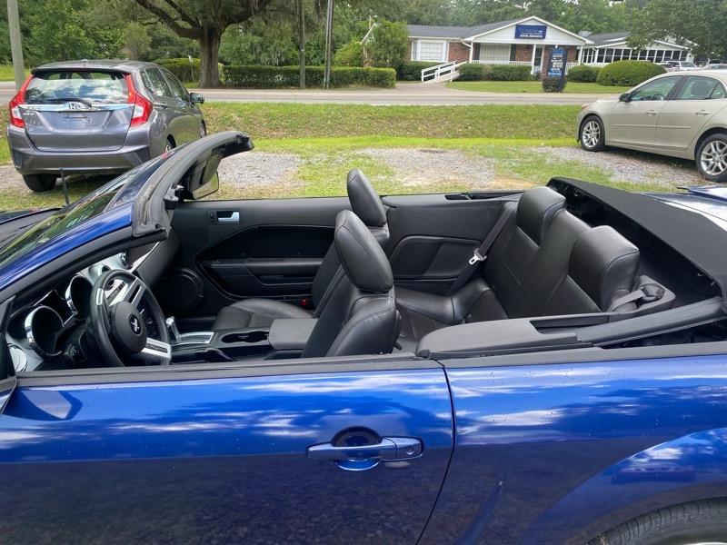 Ford Mustang V6 Deluxe Convertible 2007