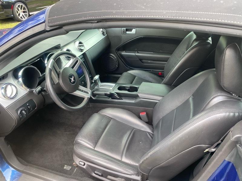 Ford Mustang V6 Deluxe Convertible 2007
