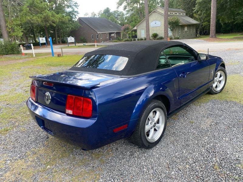 Ford Mustang V6 Deluxe Convertible 2007