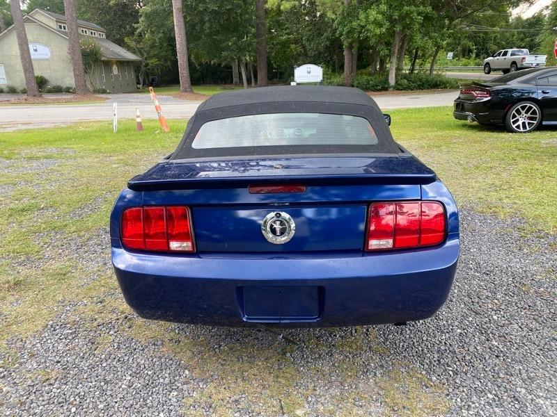 Ford Mustang V6 Deluxe Convertible 2007