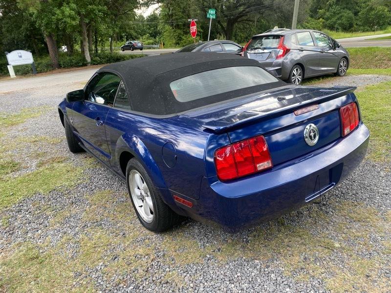 Ford Mustang V6 Deluxe Convertible 2007