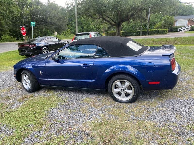 Ford Mustang V6 Deluxe Convertible 2007
