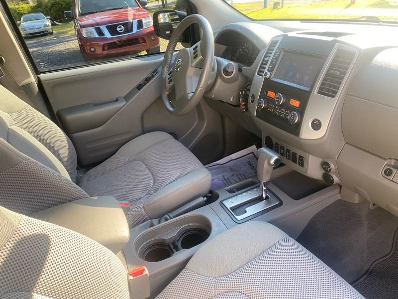 Nissan Frontier S Crew Cab 6MT 2WD 2019