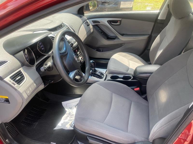 Hyundai Elantra SE 6AT 2016
