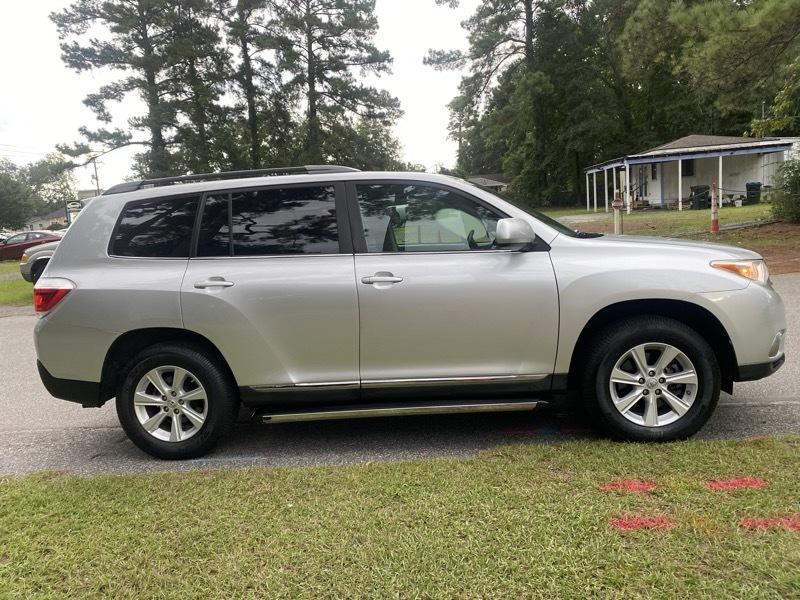 Toyota Highlander Base 2WD I4 2012