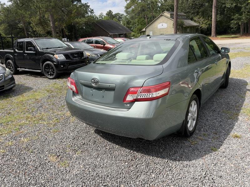 Toyota Camry Base 6-Spd AT 2011