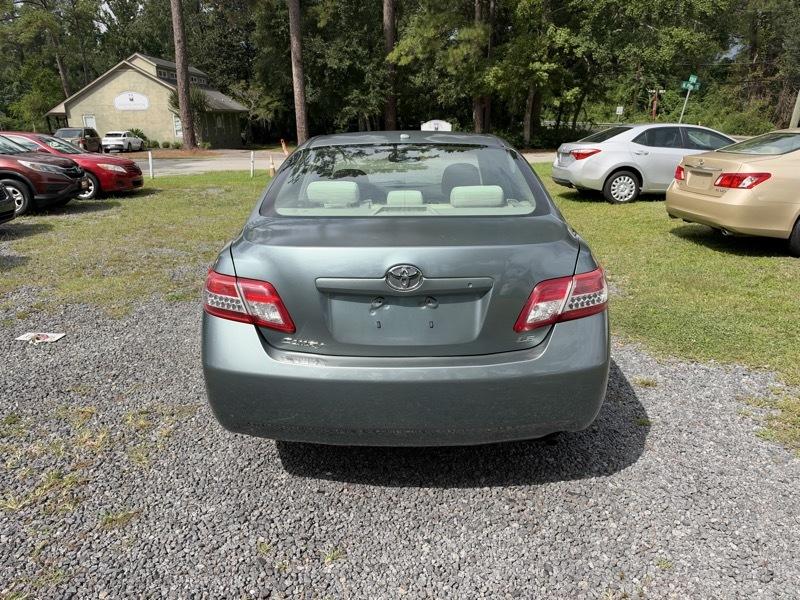 Toyota Camry Base 6-Spd AT 2011