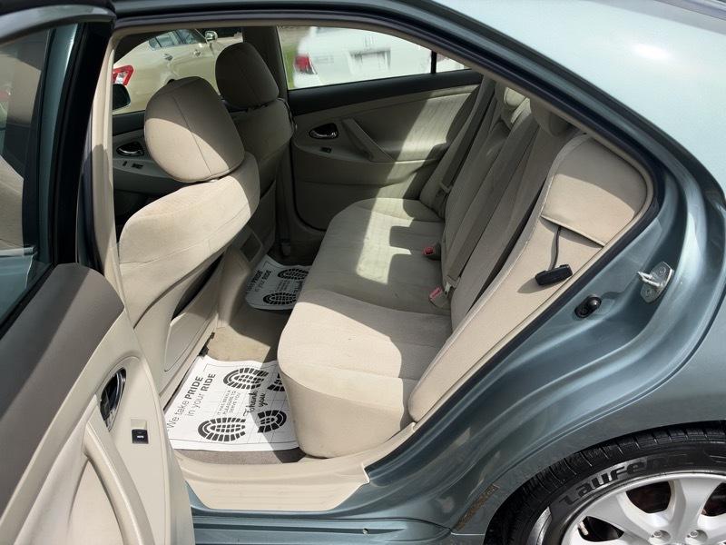 Toyota Camry Base 6-Spd AT 2011
