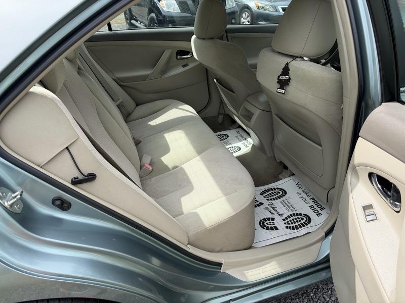 Toyota Camry Base 6-Spd AT 2011